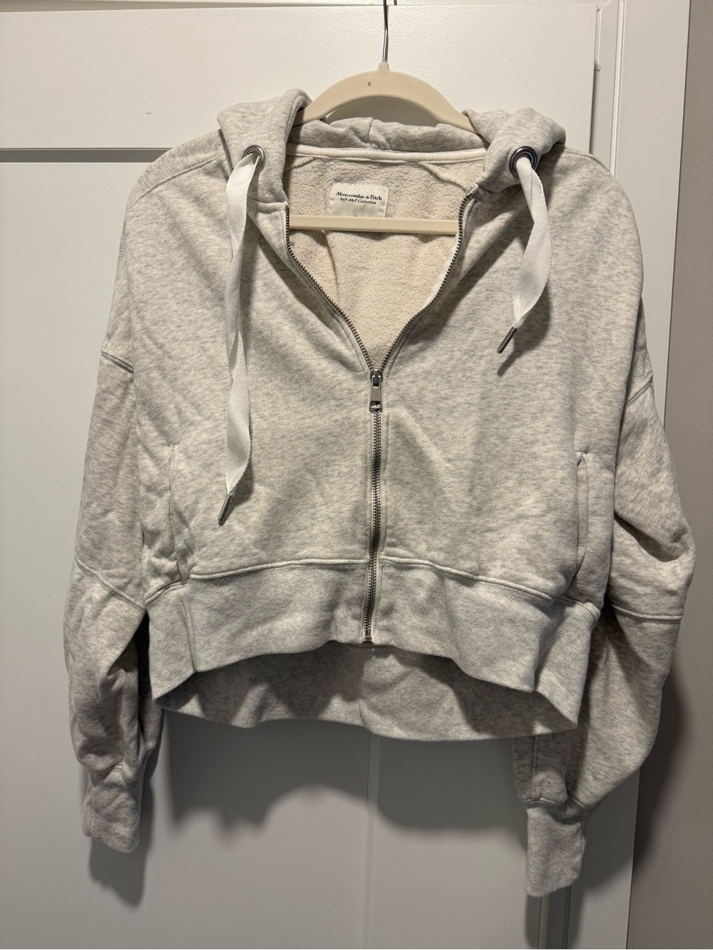Abercrombie & Fitch Light Cropped Zip Hoodie
